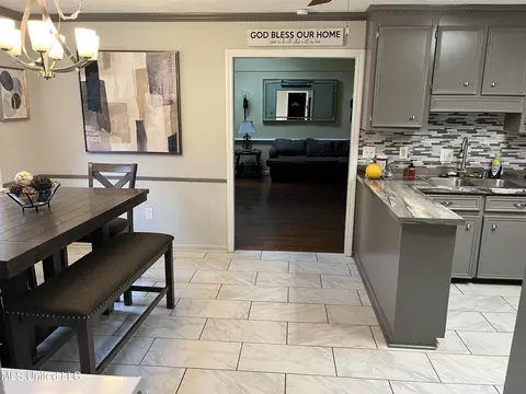 Other - 810 Colonial Cir, Jackson, MS 39211 photo 2 of 15