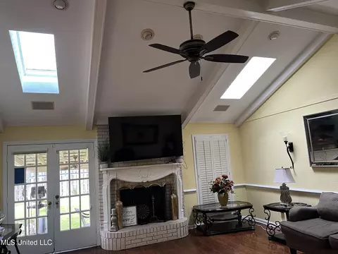 Other - 810 Colonial Cir, Jackson, MS 39211 photo 4 of 15