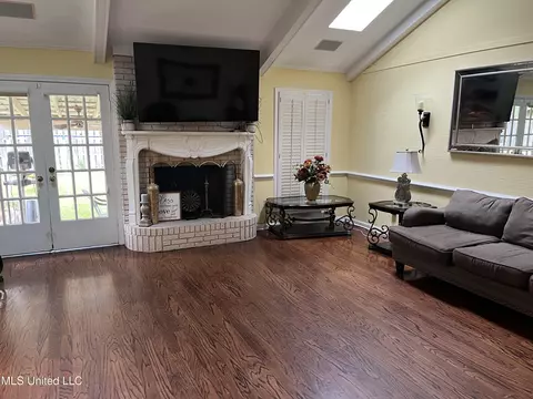 Other - 810 Colonial Cir, Jackson, MS 39211 photo 3 of 15