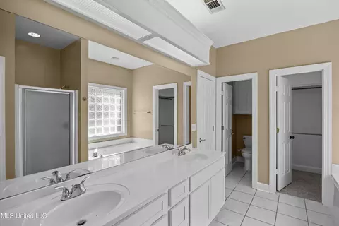 Bath - 236 Wakeland Dr, Raymond, MS 39154 photo 1 of 3