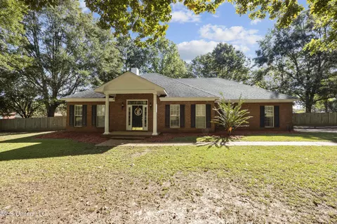 236 Wakeland Dr, Raymond, MS 39154