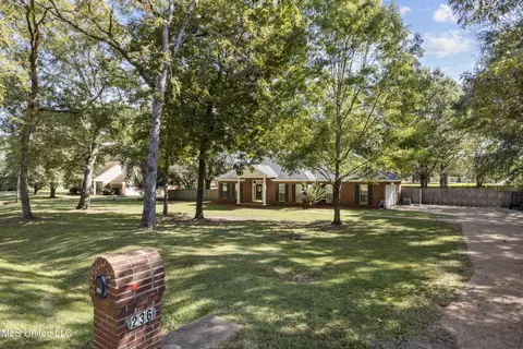 Exterior - 236 Wakeland Dr, Raymond, MS 39154 photo 4 of 7