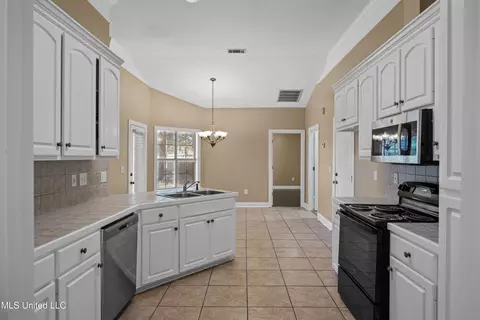 Kitchen - 236 Wakeland Dr, Raymond, MS 39154 photo 1 of 1