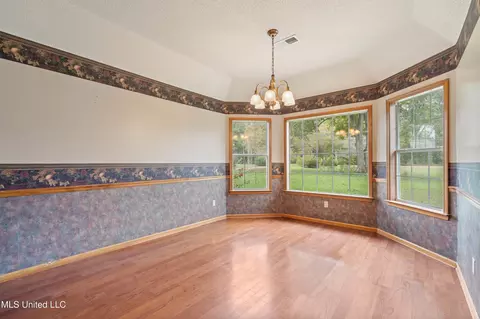 Dining - 1250 Robertson Rd, Hernando, MS 38632 photo 1 of 2