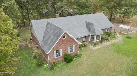 Exterior - 1250 Robertson Rd, Hernando, MS 38632 photo 6 of 7