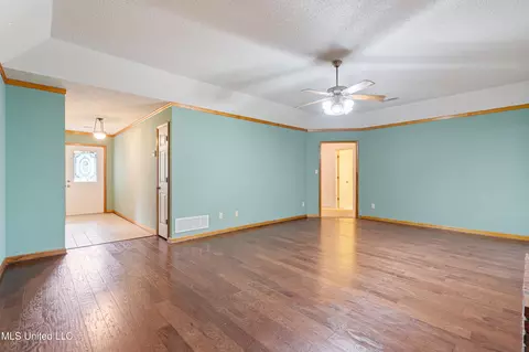 Living - 1250 Robertson Rd, Hernando, MS 38632 photo 3 of 3