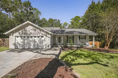 146 Booth Cir, Ocean Springs, MS 39564