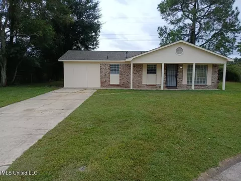 208 Cedar Dr, D'iberville, MS 39540