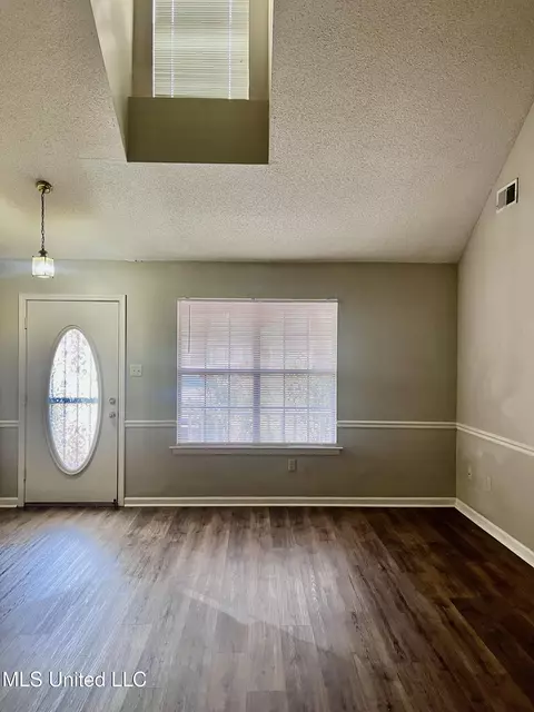 Entry Way - 1990 Mcingvale, Hernando, MS 38632 photo 1 of 2