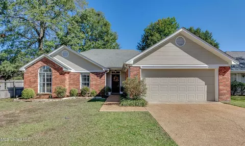 553 Acorn Ln, Brandon, MS 39047