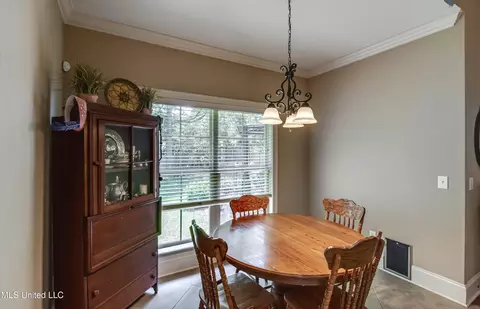 Dining - 425 Turtle Ln, Brandon, MS 39047 photo 4 of 5