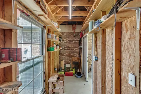 Entry Way - 425 Turtle Ln, Brandon, MS 39047 photo 4 of 4