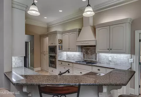 Kitchen - 425 Turtle Ln, Brandon, MS 39047 photo 1 of 8