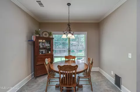 Dining - 425 Turtle Ln, Brandon, MS 39047 photo 3 of 5