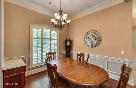 Dining - 425 Turtle Ln, Brandon, MS 39047 photo 2 of 5