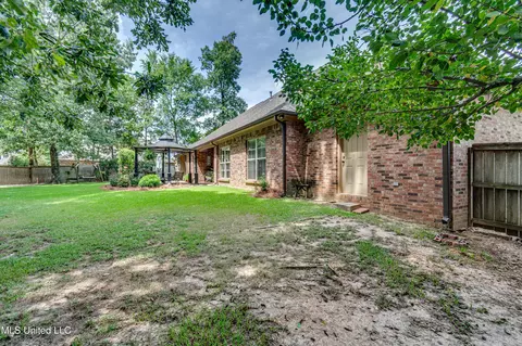 Exterior - 425 Turtle Ln, Brandon, MS 39047 photo 13 of 14