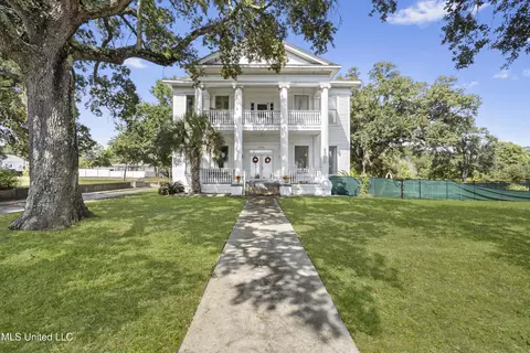1096 Beach Blvd, Biloxi, MS 39530