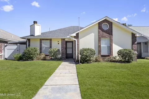 180 Briarfield Ave, Biloxi, MS 39531