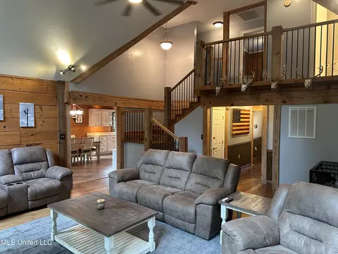 Living - 120 Five Point Ln, Terry, MS 39170 photo 3 of 3