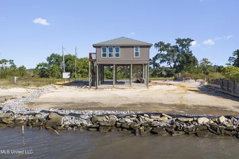 6509 Belle Fontaine Dr, Ocean Springs, MS 39564