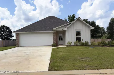 567 Patrick Farms Dr, Pearl, MS 39208