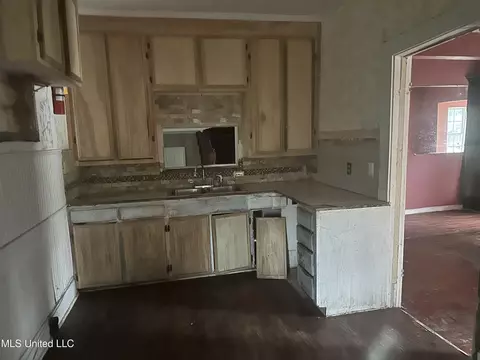 136 Plummer Cir, Jackson, MS 39212 photo 5