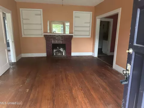 136 Plummer Cir, Jackson, MS 39212 photo 4