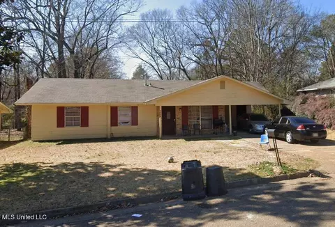 5629 Queen Mary Ln, Jackson, MS 39209