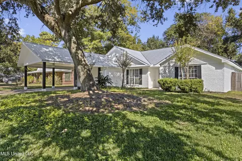 13313 Hollow Oak Ln, Ocean Springs, MS 39564