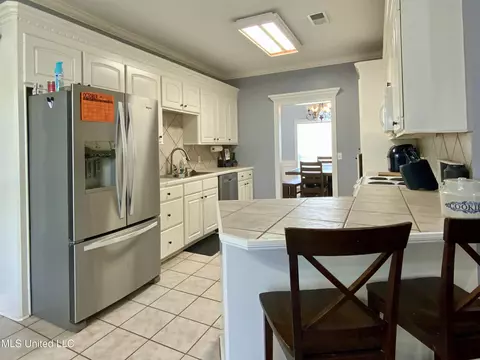 Kitchen - 205 Park Ridge Dr, Brandon, MS 39042 photo 1 of 1