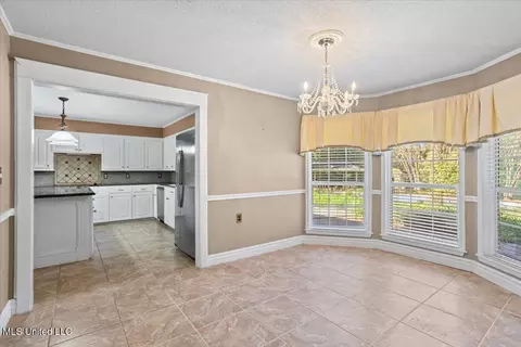 Dining - 1001 Pinehurst Pl, Mccomb, MS 39648 photo 1 of 3