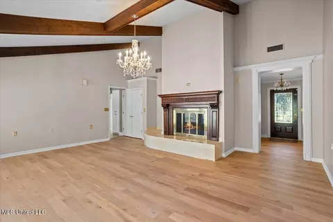 Living - 1001 Pinehurst Pl, Mccomb, MS 39648 photo 3 of 7