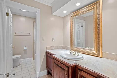 Bath - 1001 Pinehurst Pl, Mccomb, MS 39648 photo 5 of 8