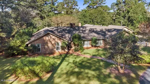 1001 Pinehurst Pl, Mccomb, MS 39648