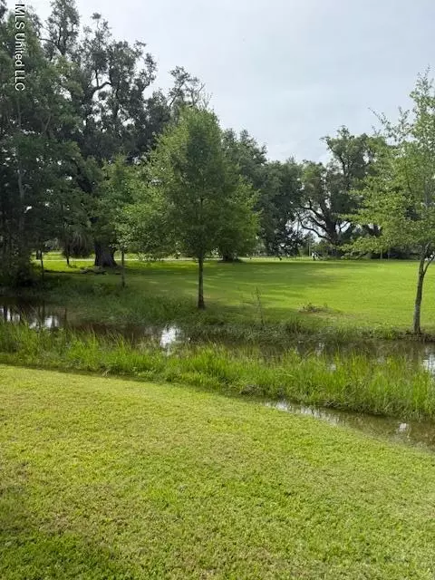 5912 Bullock Ave, Biloxi, MS 39532