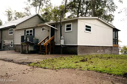 427 Sea Island Dr, Vicksburg, MS 39183