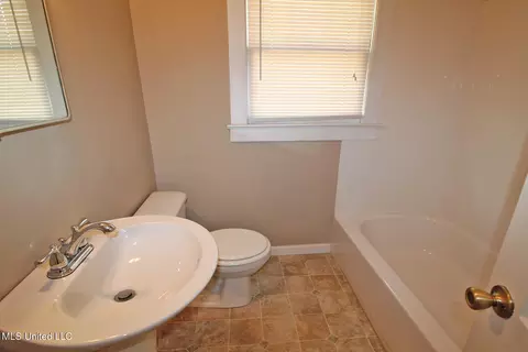 Bath - 102 Eubanks St, Lucedale, MS 39452 photo 2 of 2