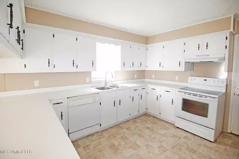 Kitchen - 102 Eubanks St, Lucedale, MS 39452 photo 1 of 4