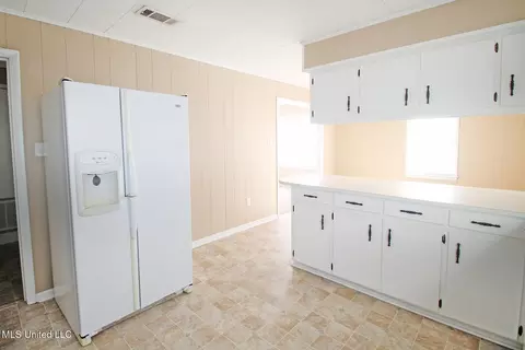 Kitchen - 102 Eubanks St, Lucedale, MS 39452 photo 4 of 4
