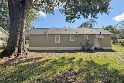 Exterior - 102 Eubanks St, Lucedale, MS 39452 photo 2 of 5
