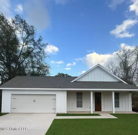 396 Valentour Rd, Pearl, MS 39208