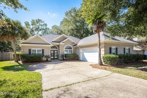 7426 Mahalo Hui Dr, Diamondhead, MS 39525