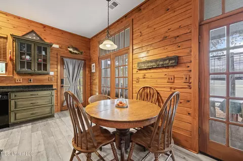 Dining - 10888 Glen Cairn Cv, Hernando, MS 38632 photo 1 of 1