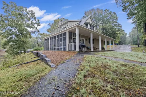 Exterior - 10888 Glen Cairn Cv, Hernando, MS 38632 photo 2 of 4