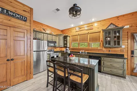 Kitchen - 10888 Glen Cairn Cv, Hernando, MS 38632 photo 5 of 6