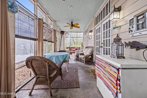 Exterior - 10888 Glen Cairn Cv, Hernando, MS 38632 photo 3 of 4