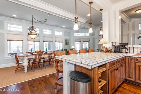 Dining - 4161 Misty Oaks Ln, Nesbit, MS 38651 photo 6 of 6