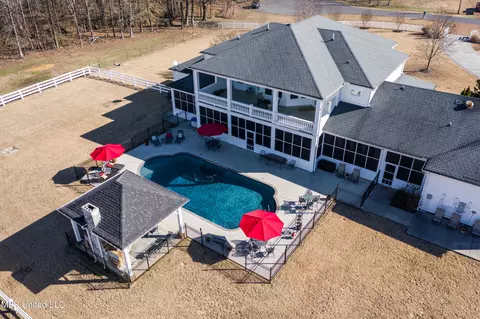 Exterior - 4161 Misty Oaks Ln, Nesbit, MS 38651 photo 6 of 22