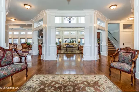 Entry Way - 4161 Misty Oaks Ln, Nesbit, MS 38651 photo 3 of 7