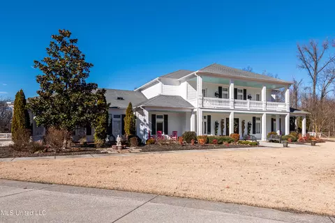 Exterior - 4161 Misty Oaks Ln, Nesbit, MS 38651 photo 8 of 22